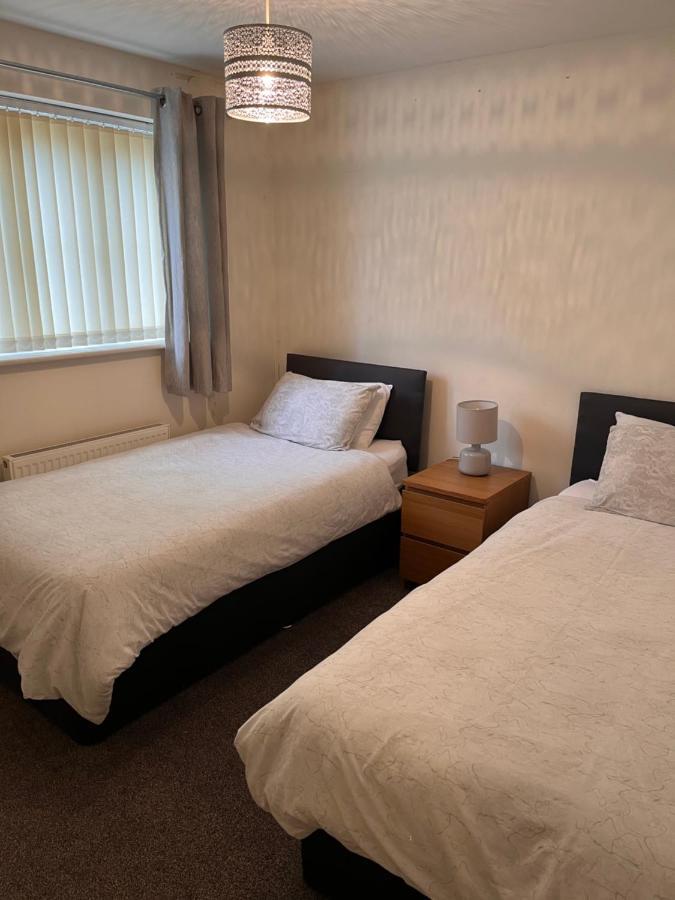 At Home In The City Serviced Apartments Newport Buitenkant foto